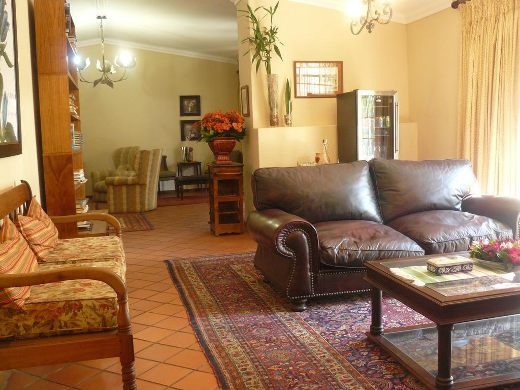 Villa Jana Guesthouse Pretoria-Noord Exterior foto